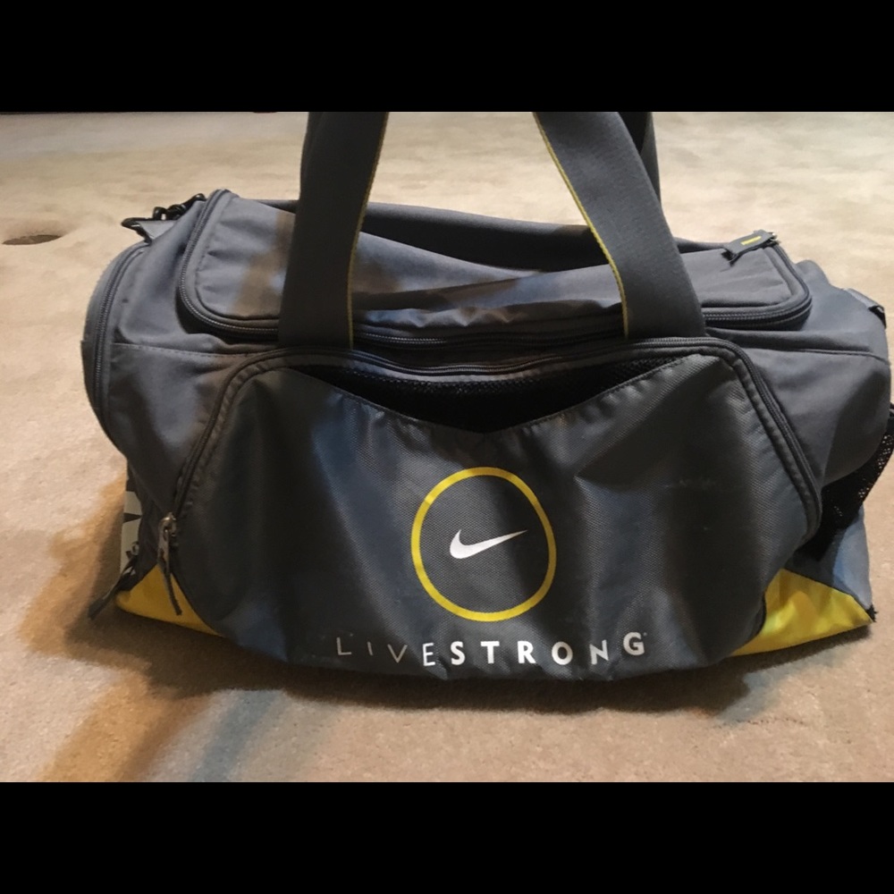 Nike livestrong gym large duffle bag